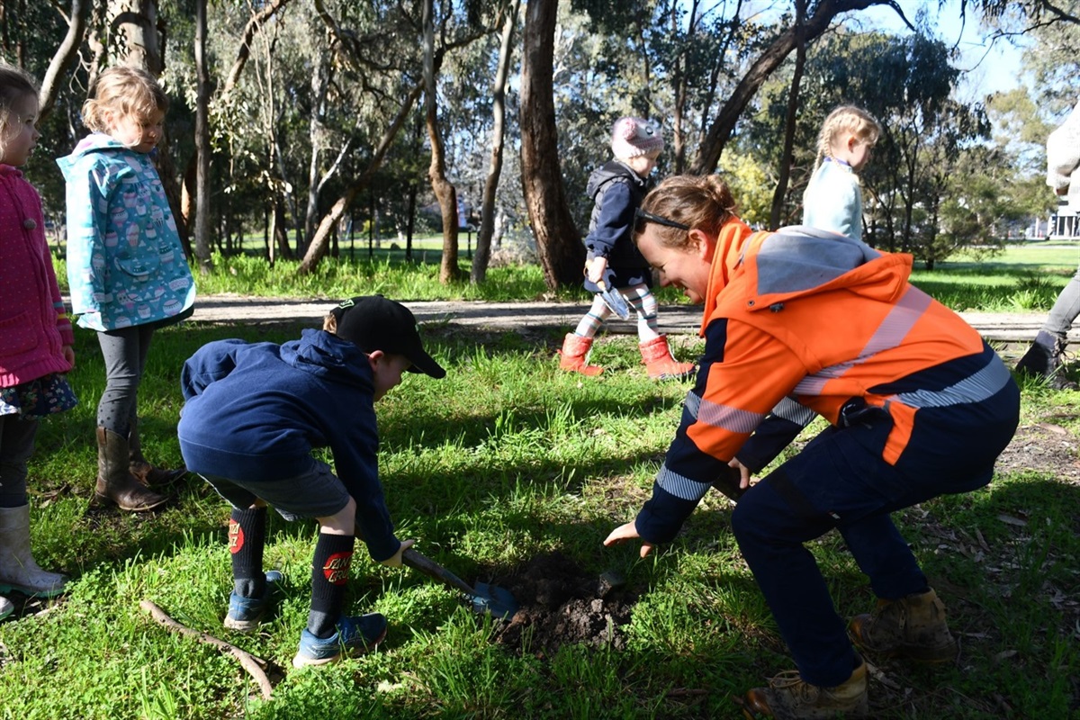 Tree Planting at Mullum Wetlands - Mansfield Shire Council